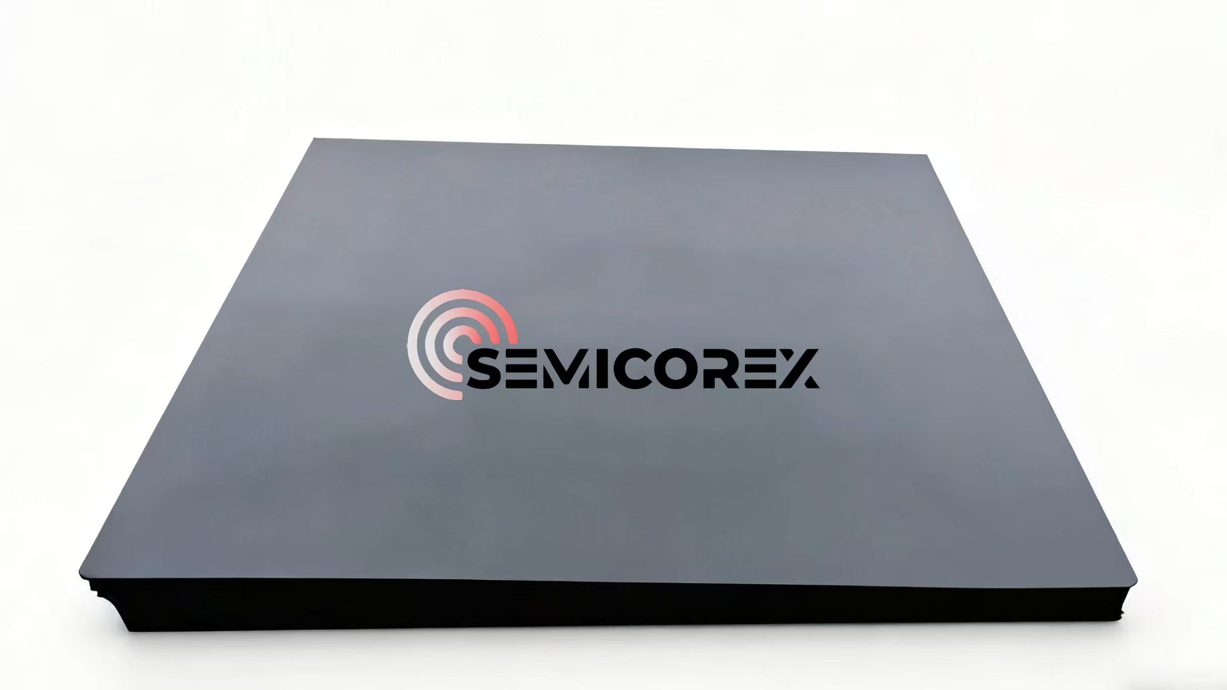 Aké sú vlastnosti čiernej keramiky z oxidu hlinitého