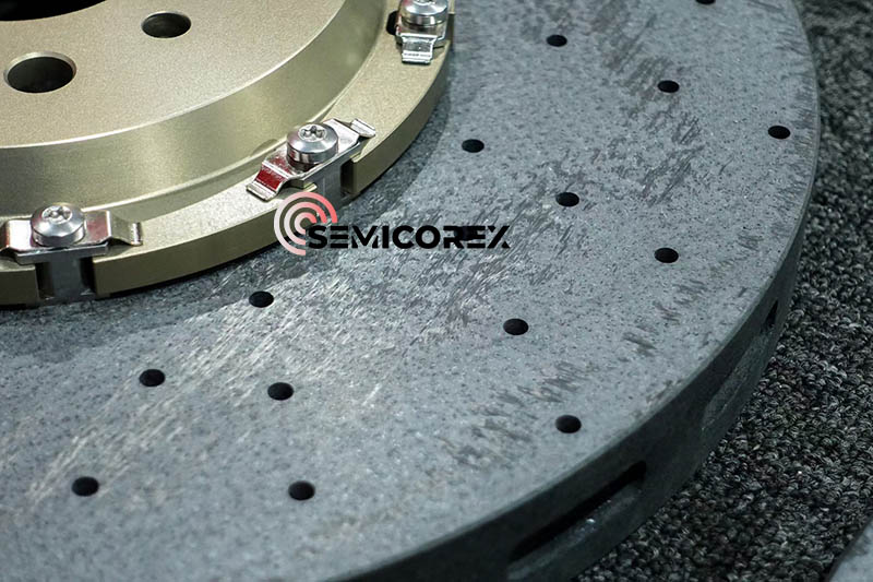 Analýza uhlíkovo-keramických kompozitných brzdových systémov